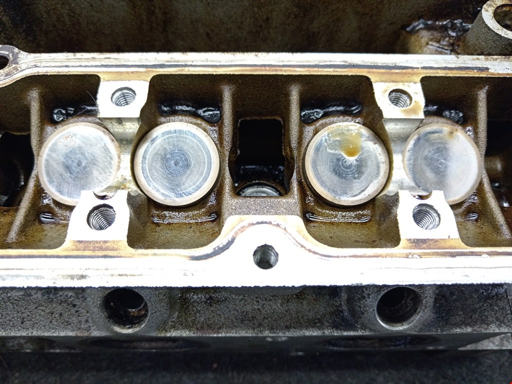 Б/У Головка блока цилиндров (ГБЦ). Состояние - Хорошее, FORD, Номер: 1N1G6090C2B