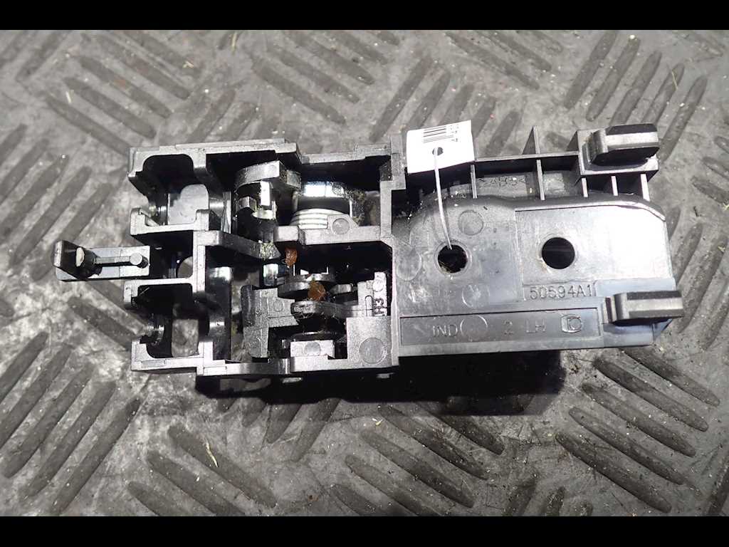 Ручка дверная передняя внутренняя левая TOYOTA Avensis 2003-2008