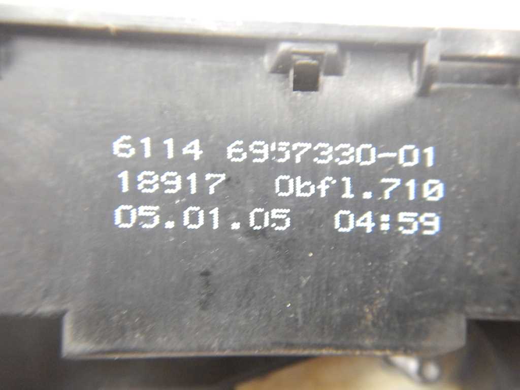 Датчик уровня в бачок омывателя BMW 5er 5 серия E60/E61 2003-2010