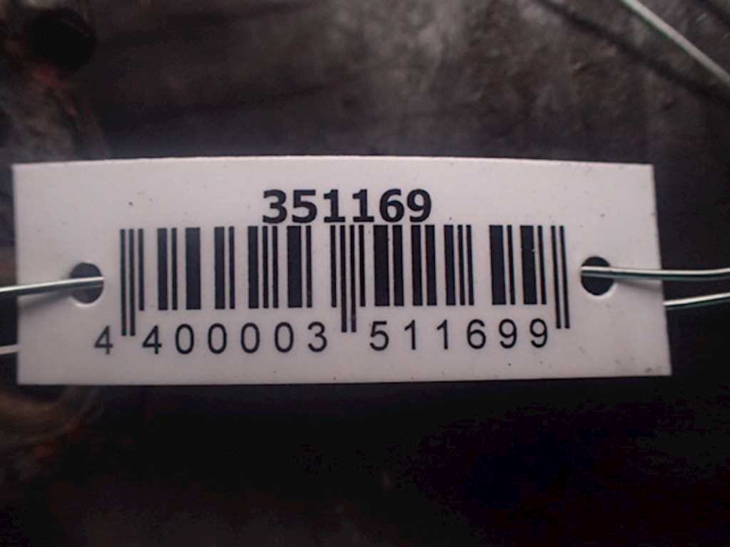 Петля капота левая/правая MITSUBISHI Pajero III 2000-2006