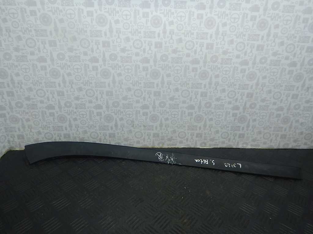 Молдинг лобового стекла SEAT Altea 2004-2015