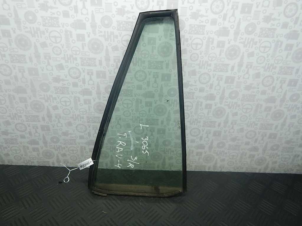Стекло двери задней правой (форточка) Toyota Rav4 2 (2000-2005)