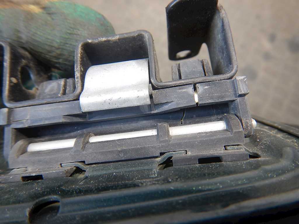 Лючок бензобака LAND ROVER Range Rover 2002-2012