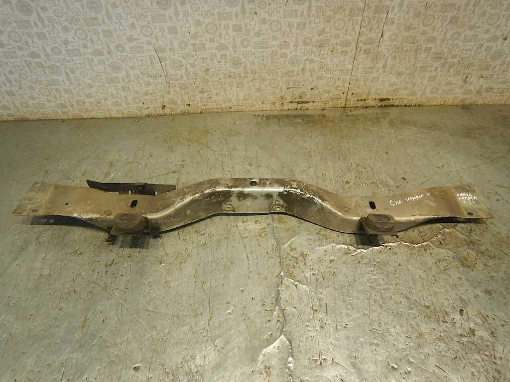 Рамка капота Chrysler Grand Voyager 4 (2000-2008)