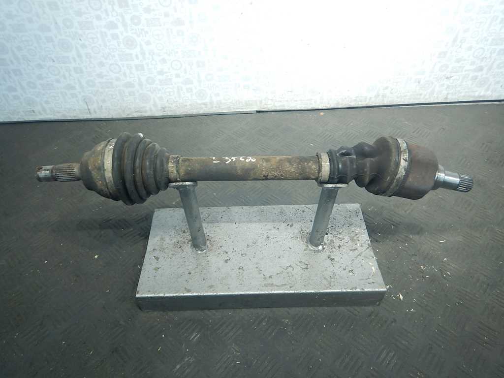 Полуось (привод, приводной вал) передняя левая PEUGEOT Partner 2008-2018