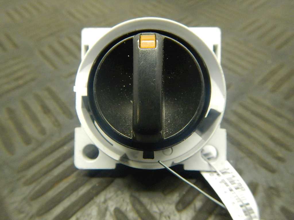 Кнопка включения полного привода SUZUKI Grand Vitara 2005-2015