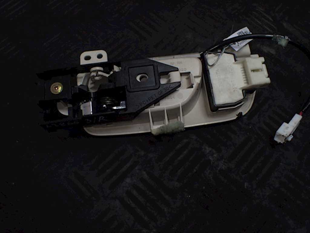 Ручка дверная задняя внутренняя правая LEXUS LS UCF30 2000-2006