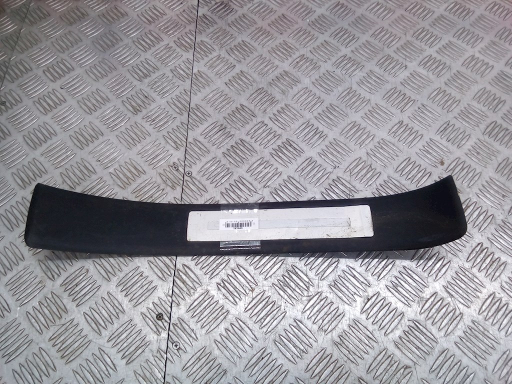Накладка порога (внутренняя) Audi A4 B7 (2004-2009)
