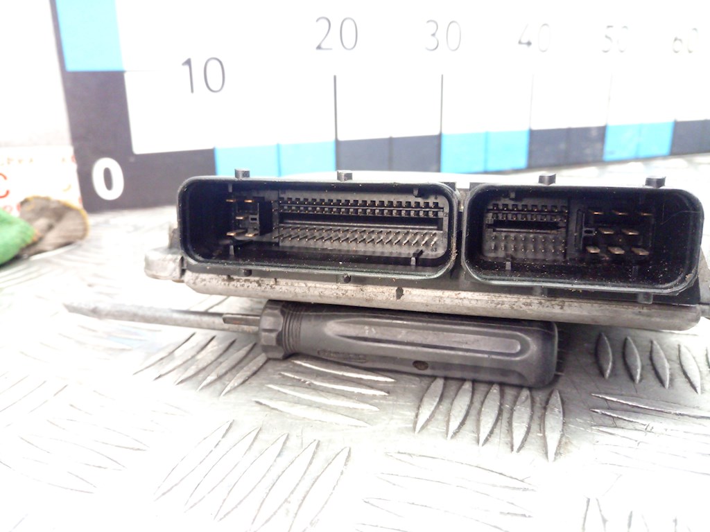 Блок управления двигателя (ЭБУ) VOLKSWAGEN Bora 1998-2005