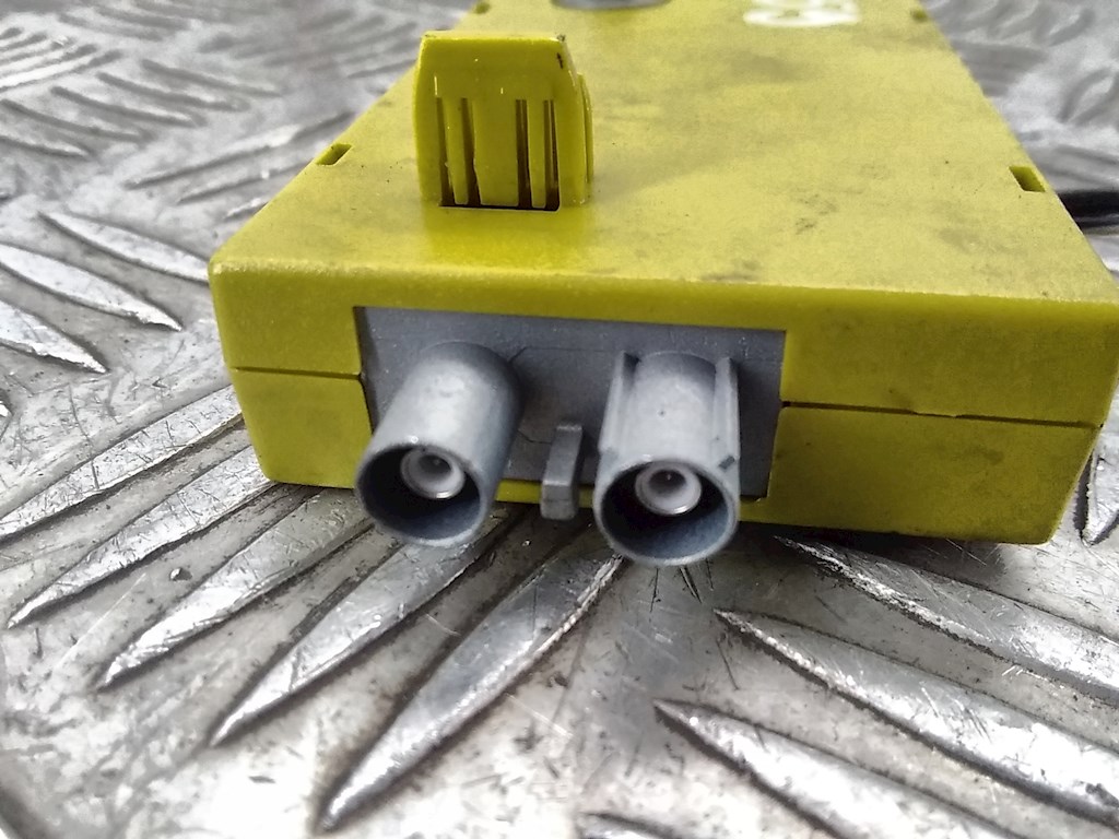 Усилитель антенны LAND ROVER Discovery III 2005-2009