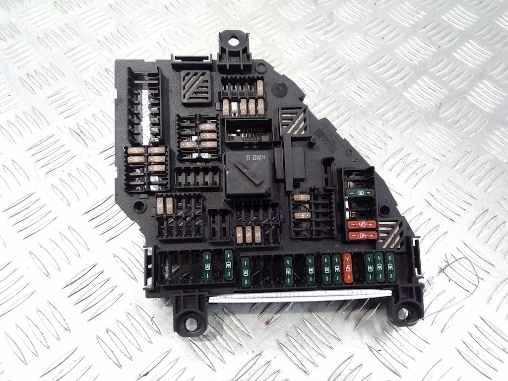 Датчик уровня в бачок омывателя BMW 5er 5 серия F10/F11/F07 2009-2017