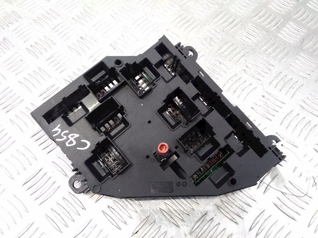 Датчик уровня в бачок омывателя BMW 5er 5 серия F10/F11/F07 2009-2017