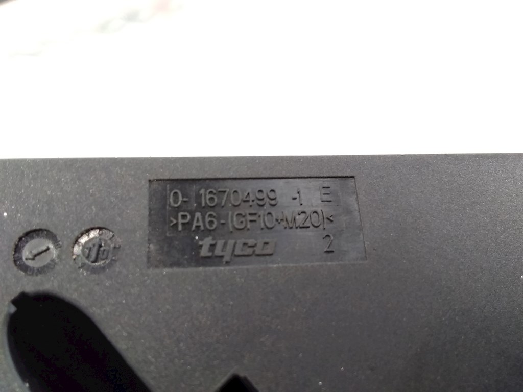 Датчик уровня в бачок омывателя BMW 5er 5 серия F10/F11/F07 2009-2017