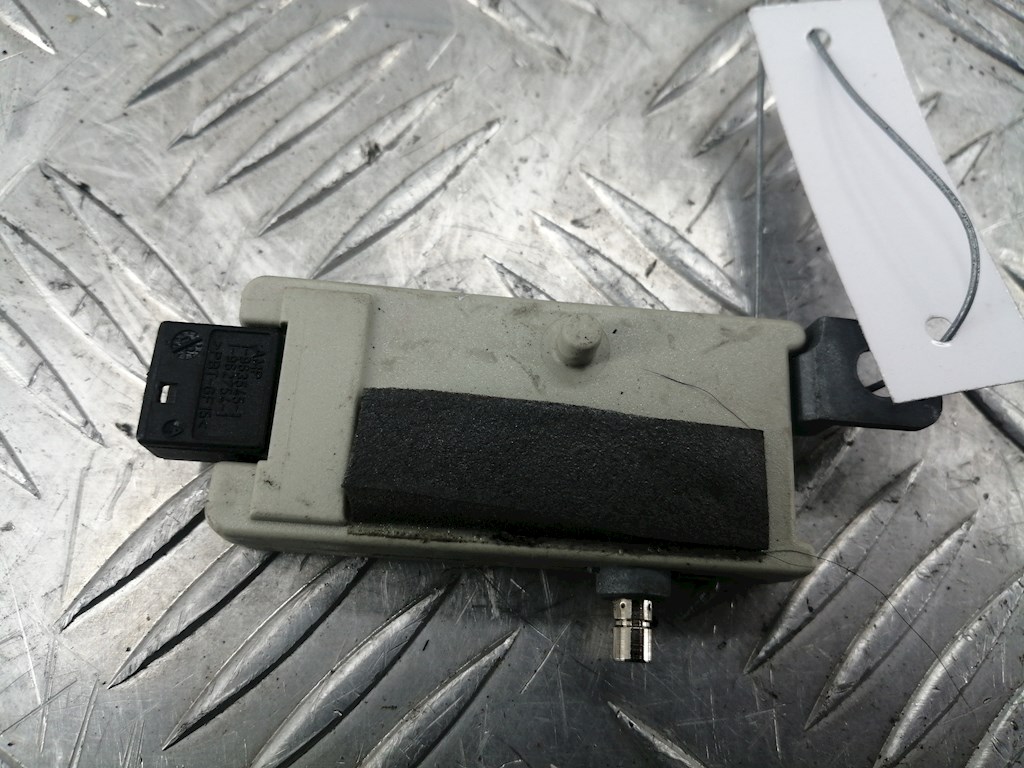 Усилитель антенны BMW X5 E53 1999-2006