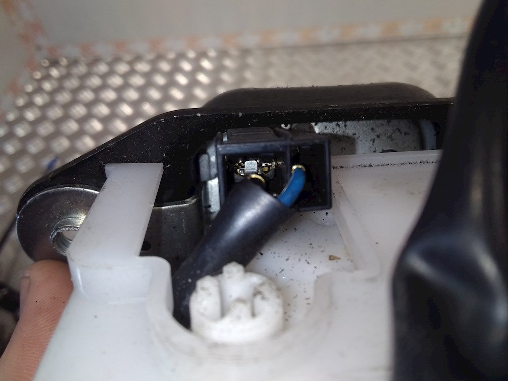 Замок багажника (крышки двери) HONDA FR-V 2004-2009