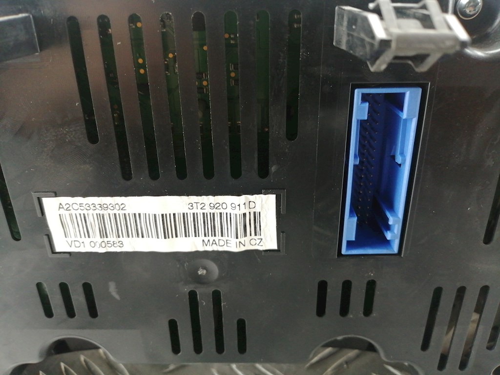 Панель приборов (щиток) SKODA Superb 2008-2015