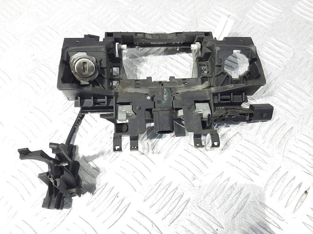 Кронштейн ручки AUDI A8 D3 2003-2010