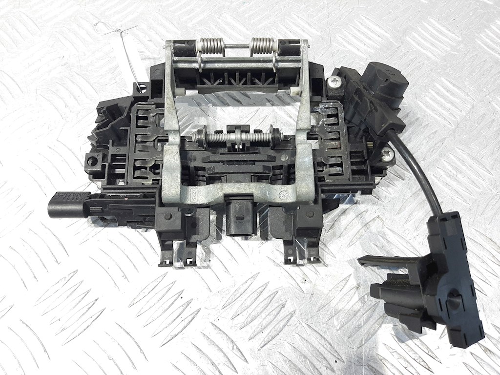 Кронштейн ручки AUDI A8 D3 2003-2010