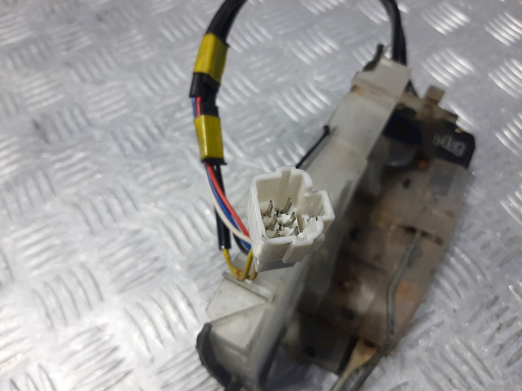 Замок двери передней правой LEXUS LS UCF20 1997-2000