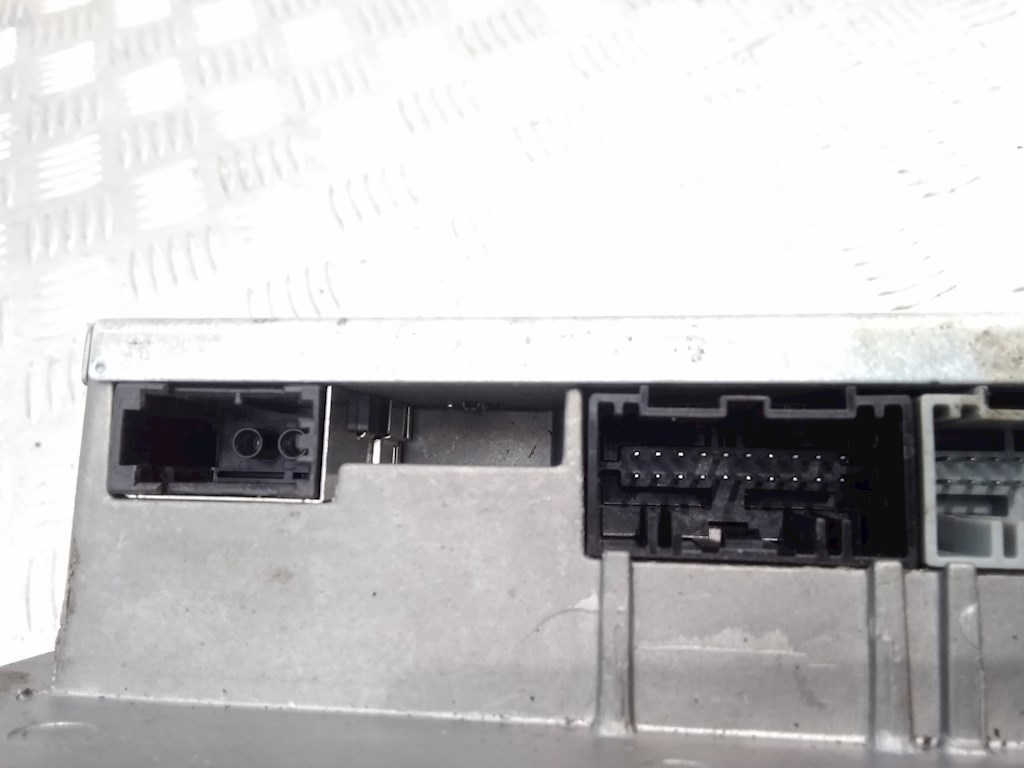 Усилитель акустической системы LAND ROVER Discovery III 2005-2009