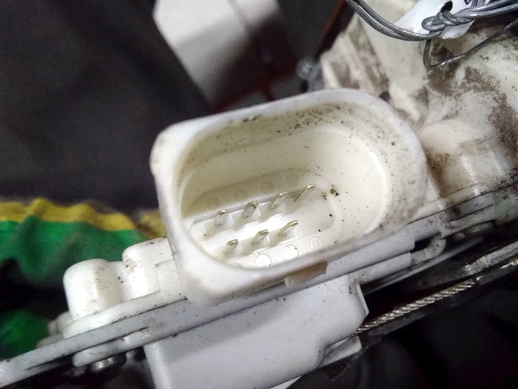 Замок двери задней левой VOLKSWAGEN Passat B7 2011-2015