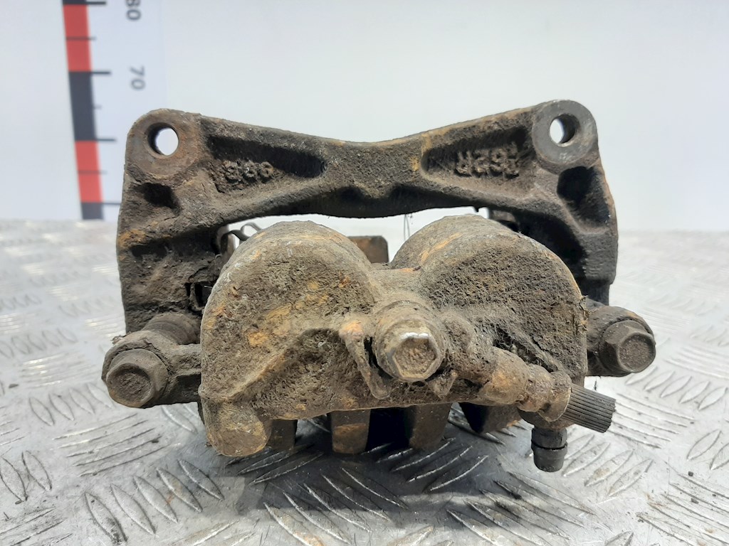 Суппорт передний левый SUBARU Legacy 2009-2014