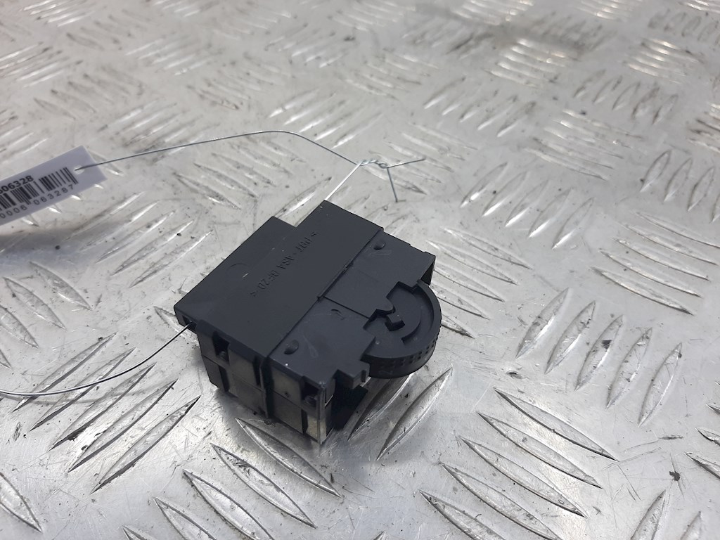 Кнопка корректора фар SKODA Fabia MK1 1999-2006