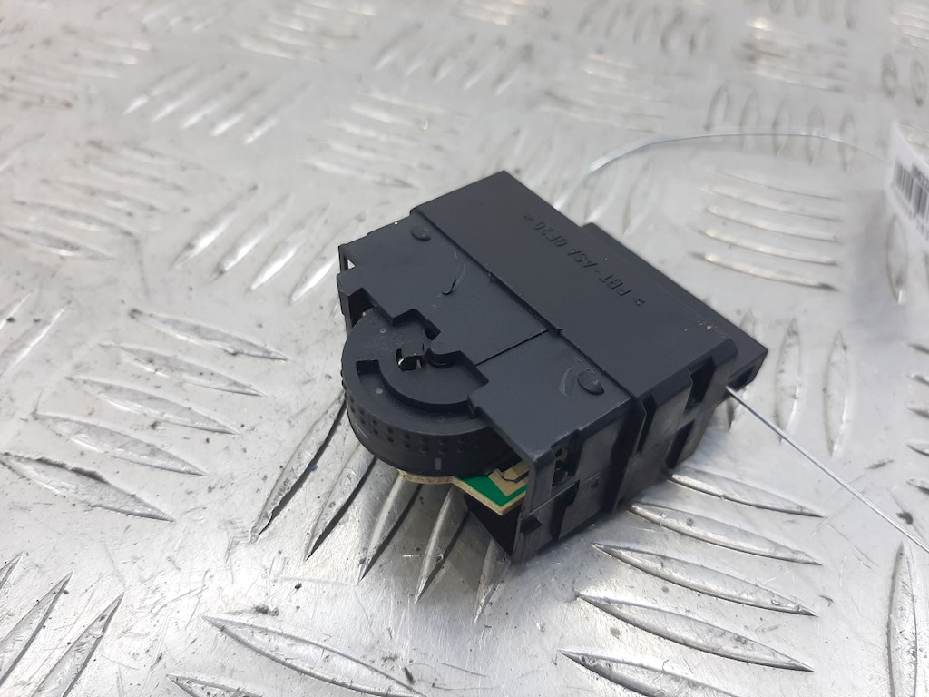 Кнопка корректора фар SKODA Fabia MK1 1999-2006