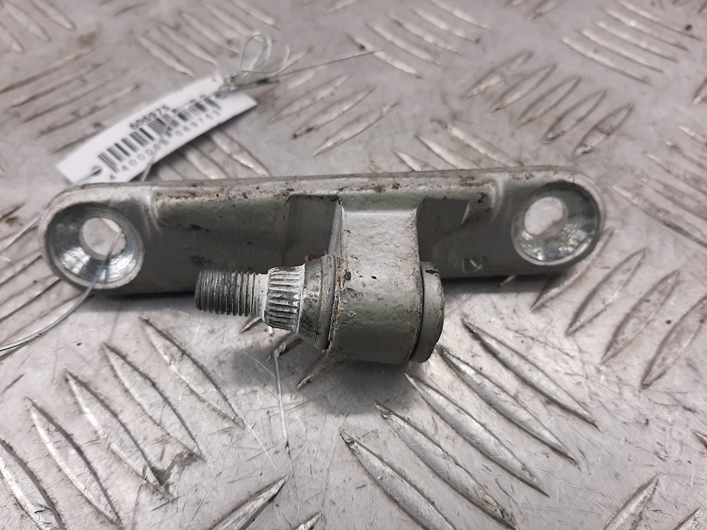 Петля двери задней левой Mercedes C-Class (W202) (1993-2001)