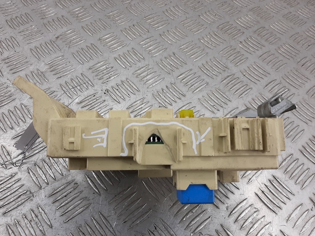 Датчик уровня в бачок омывателя KIA Venga 2010-2018