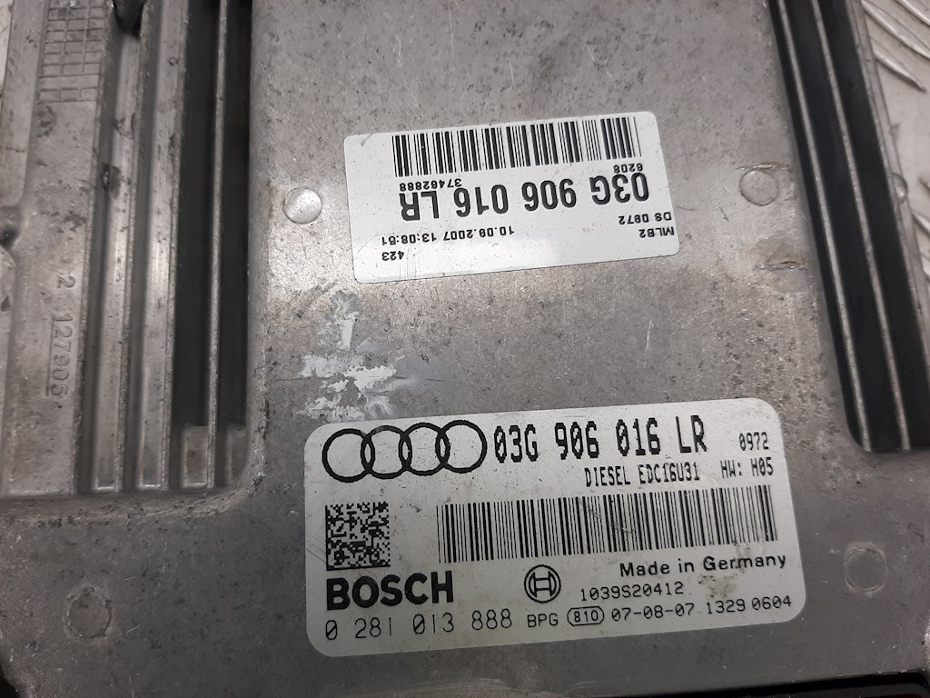 Блок управления двигателя (ЭБУ) AUDI A4 B7 2004-2007