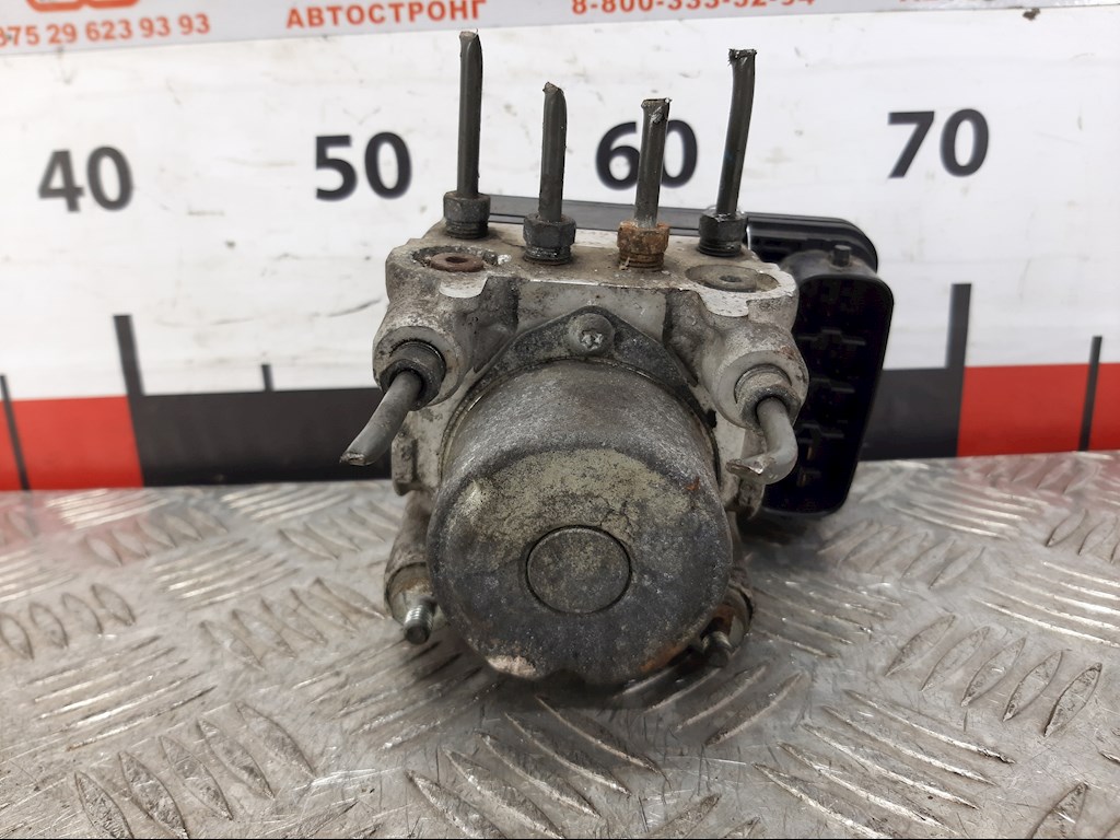 Блок ABS (насос) TOYOTA RAV 4 XA30 2006-2012