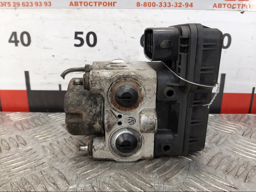 Блок ABS (насос) TOYOTA RAV 4 XA30 2006-2012
