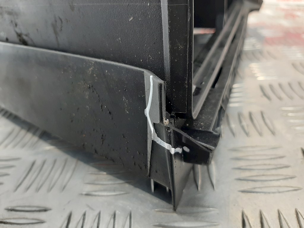 Корпус салонного фильтра MERCEDES-BENZ CLS-Class C219 2004-2010