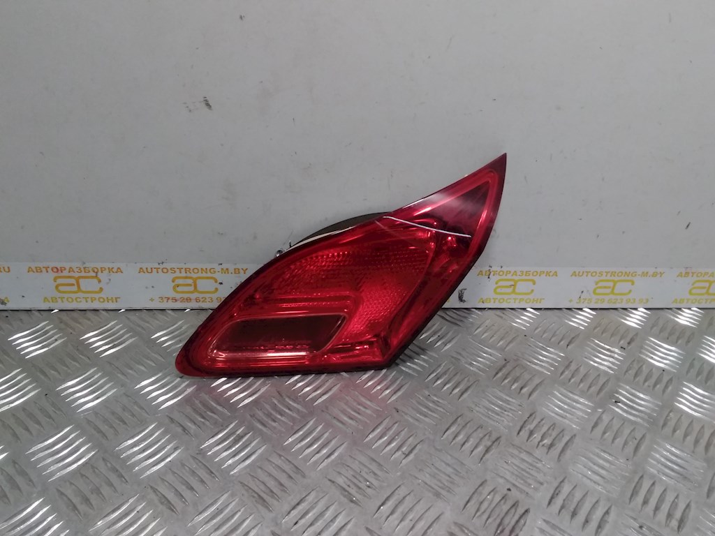 Фонарь задний внутренний правый OPEL Astra J 2009-2017