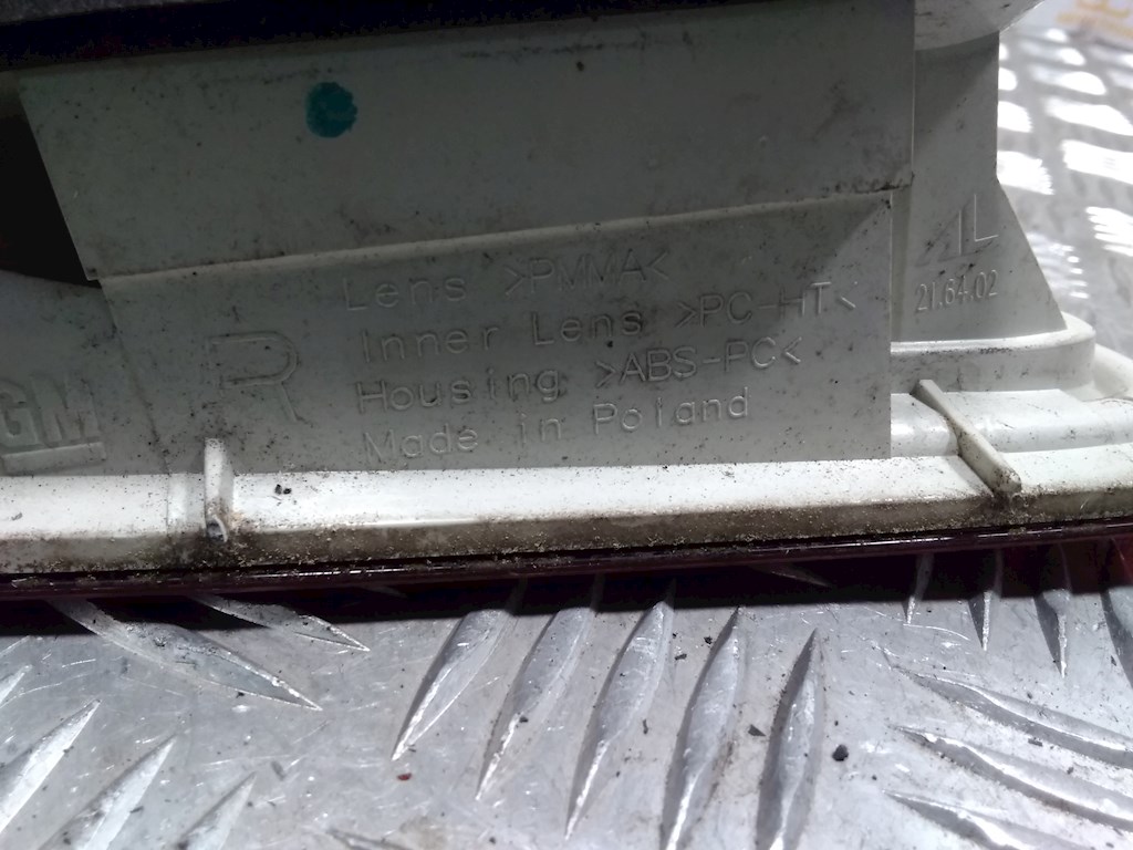 Фонарь задний внутренний правый OPEL Astra J 2009-2017