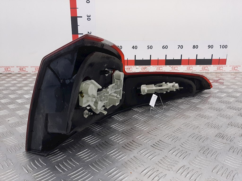 Фонарь задний правый VOLVO V50 I 2004-2012