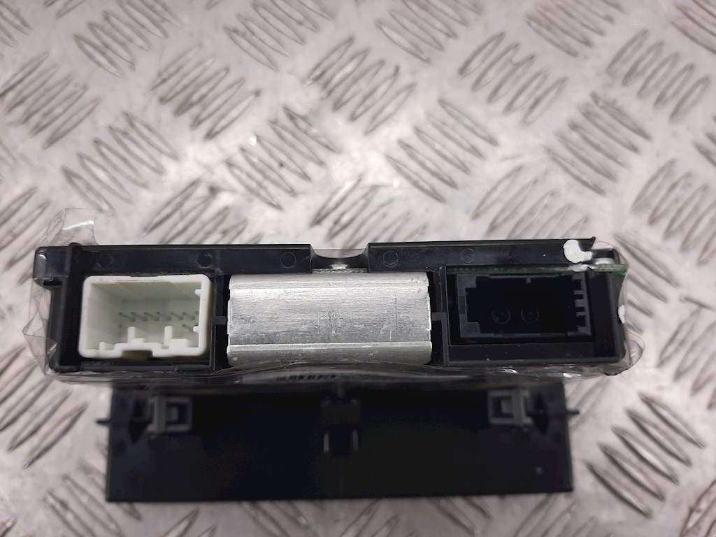 Дисплей информационный (компьютера) VOLVO V50 I 2004-2012