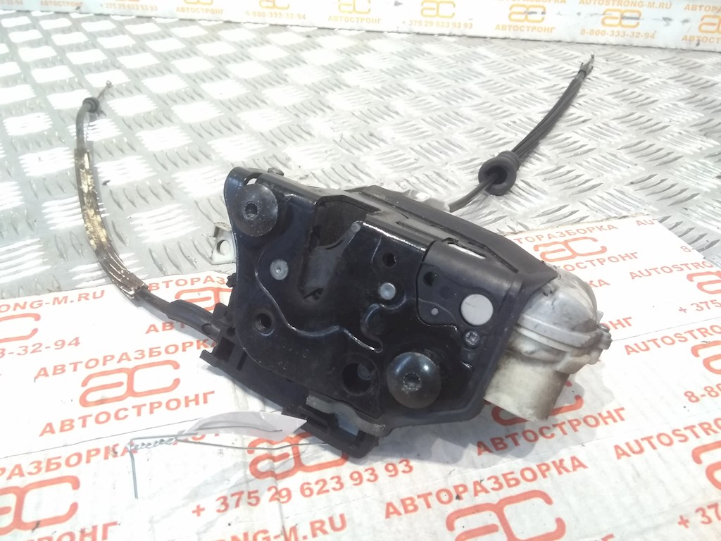 Замок двери передней правой VOLKSWAGEN Passat B7 2011-2015