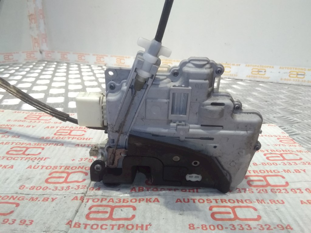 Замок двери передней правой VOLKSWAGEN Passat B7 2011-2015