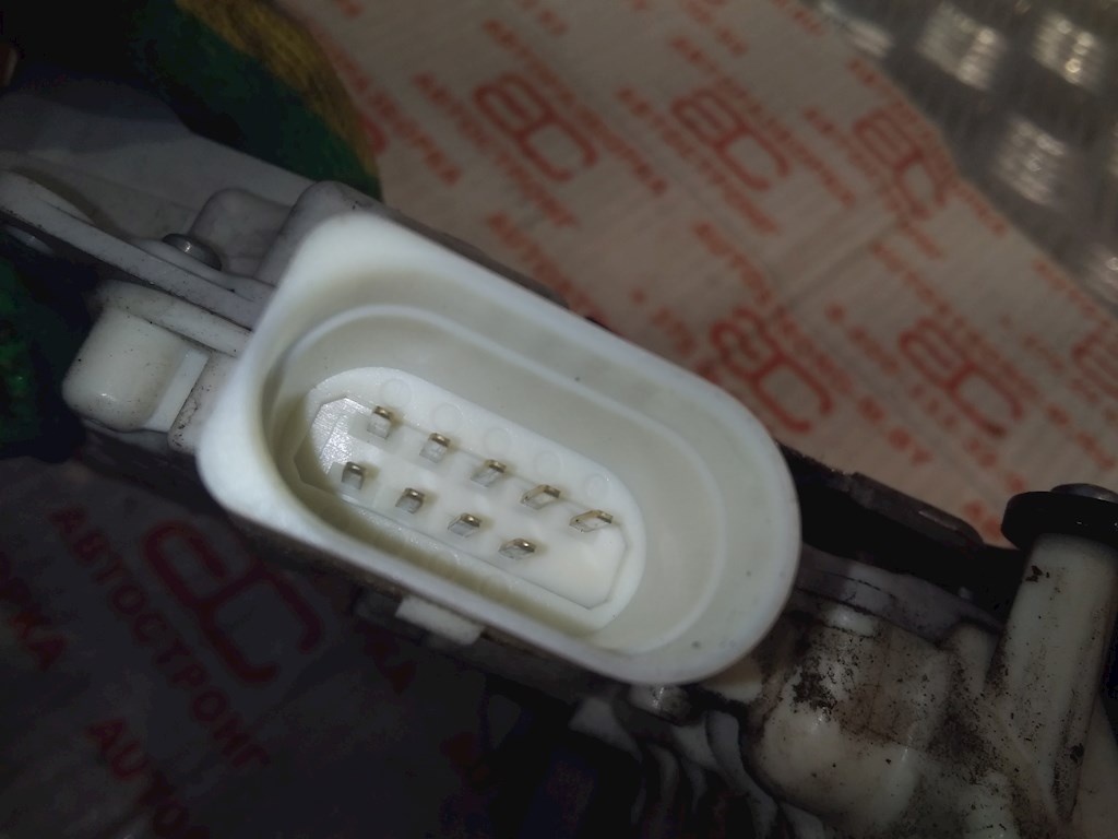 Замок двери передней правой VOLKSWAGEN Passat B7 2011-2015