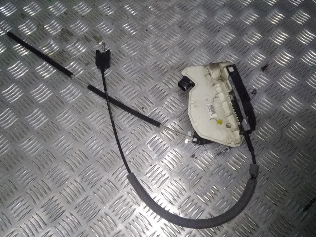 Замок двери передней левой SEAT Ibiza 2008-2017