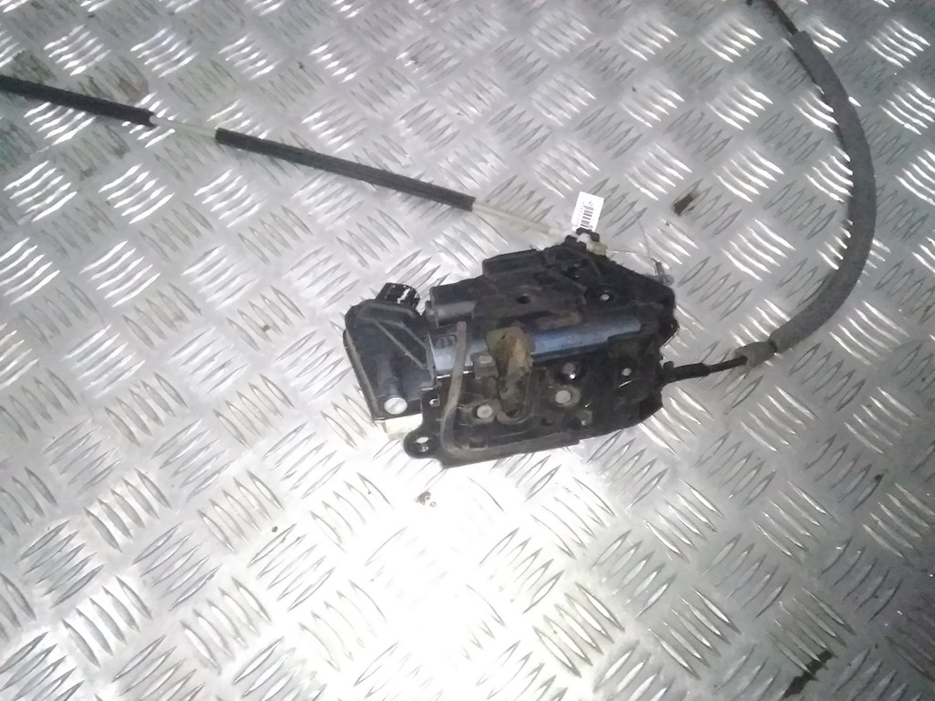 Замок двери передней левой SEAT Ibiza 2008-2017