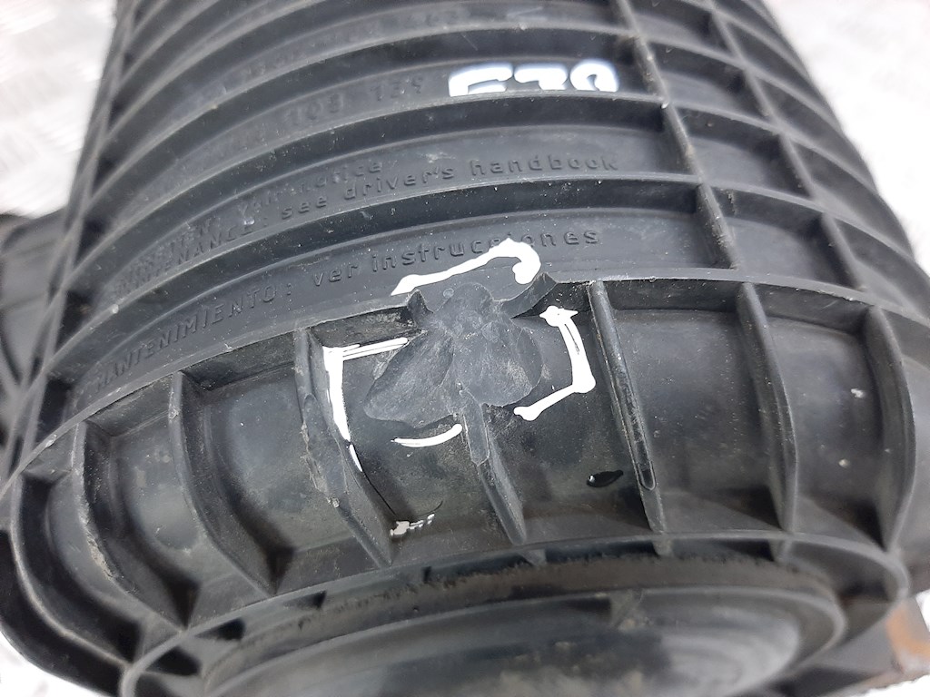 Корпус воздушного фильтра RENAULT Laguna 1993-2000