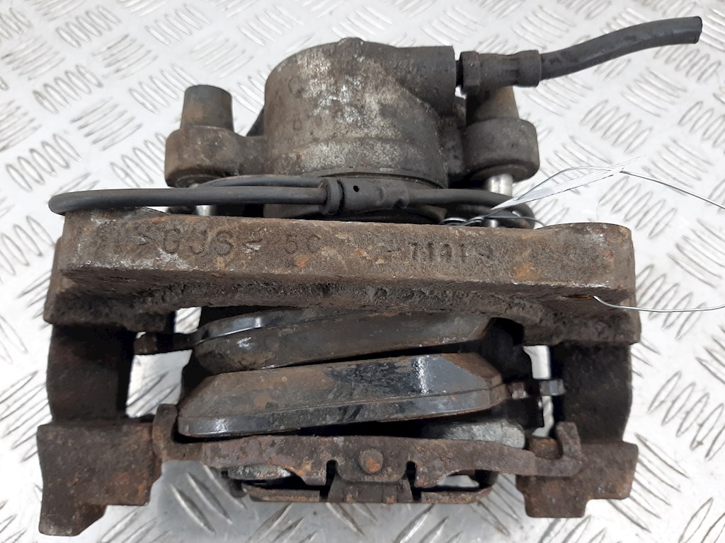 Суппорт передний левый BMW X5 E70 2007-2013