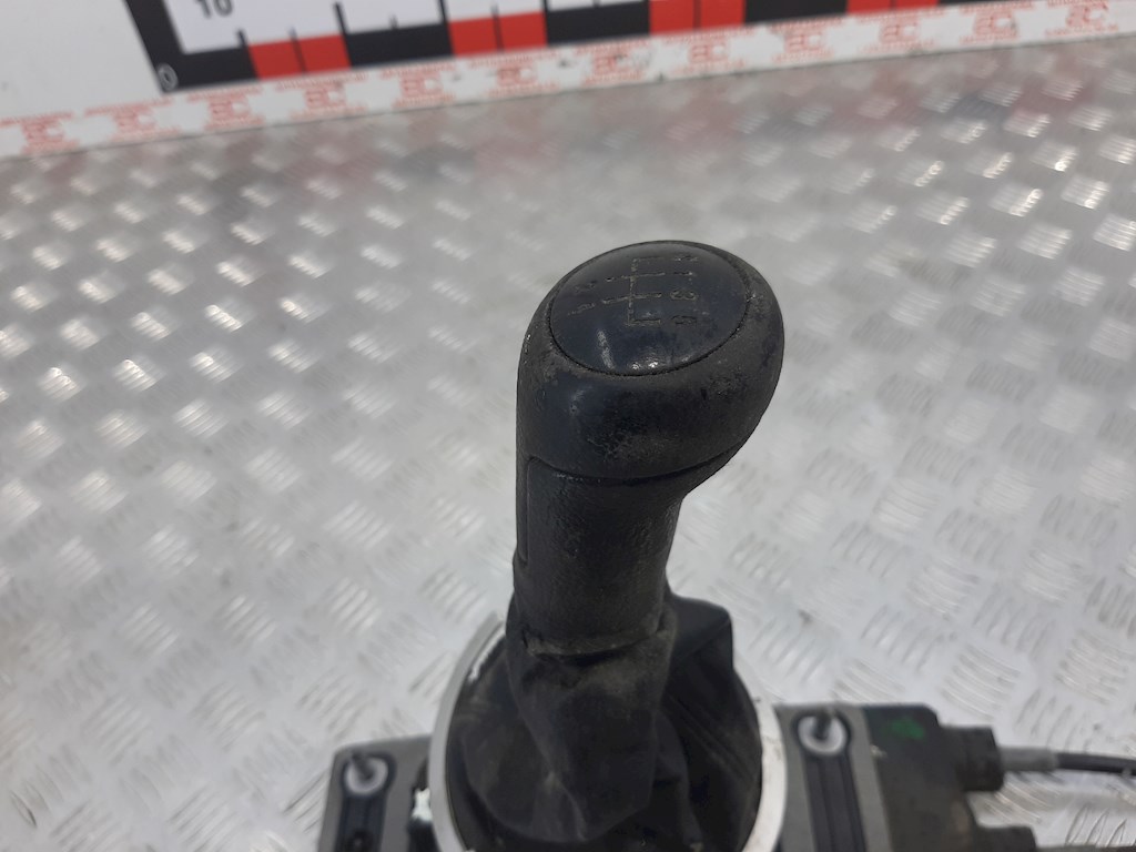 Кулиса (селектор) АКПП/МКПП в салоне VOLKSWAGEN Fox 2005-2011