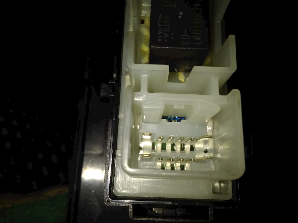 Кнопка стеклоподъемника LEXUS IS 2005-2013