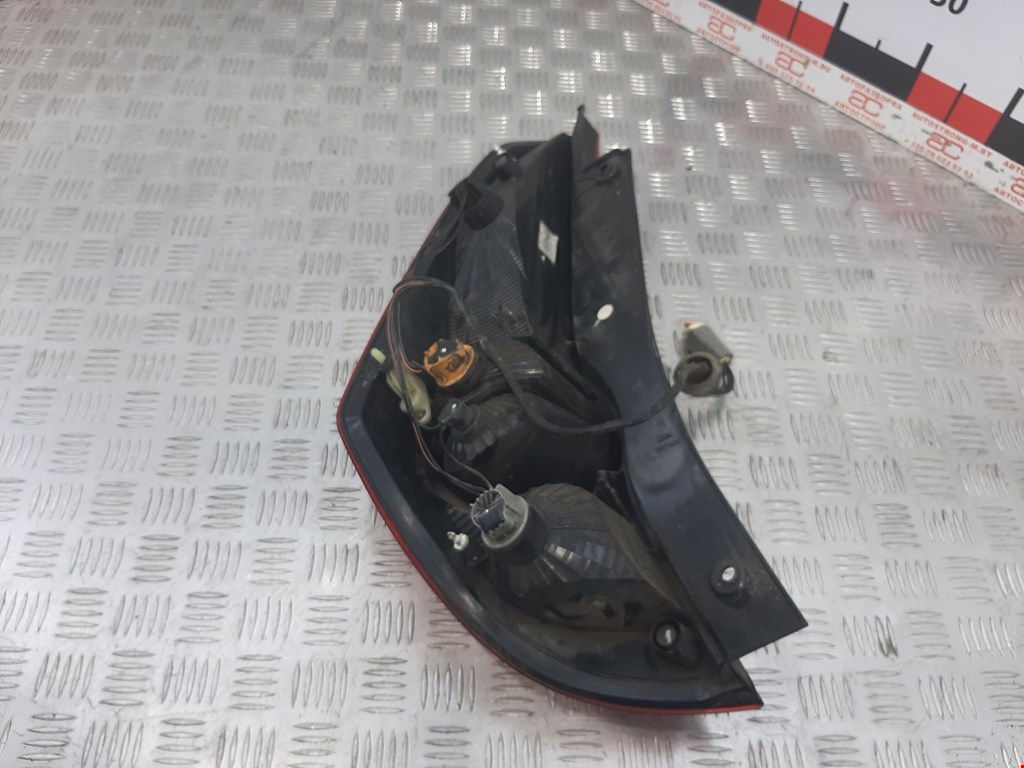 Фонарь задний правый OPEL Agila B 2007-2015