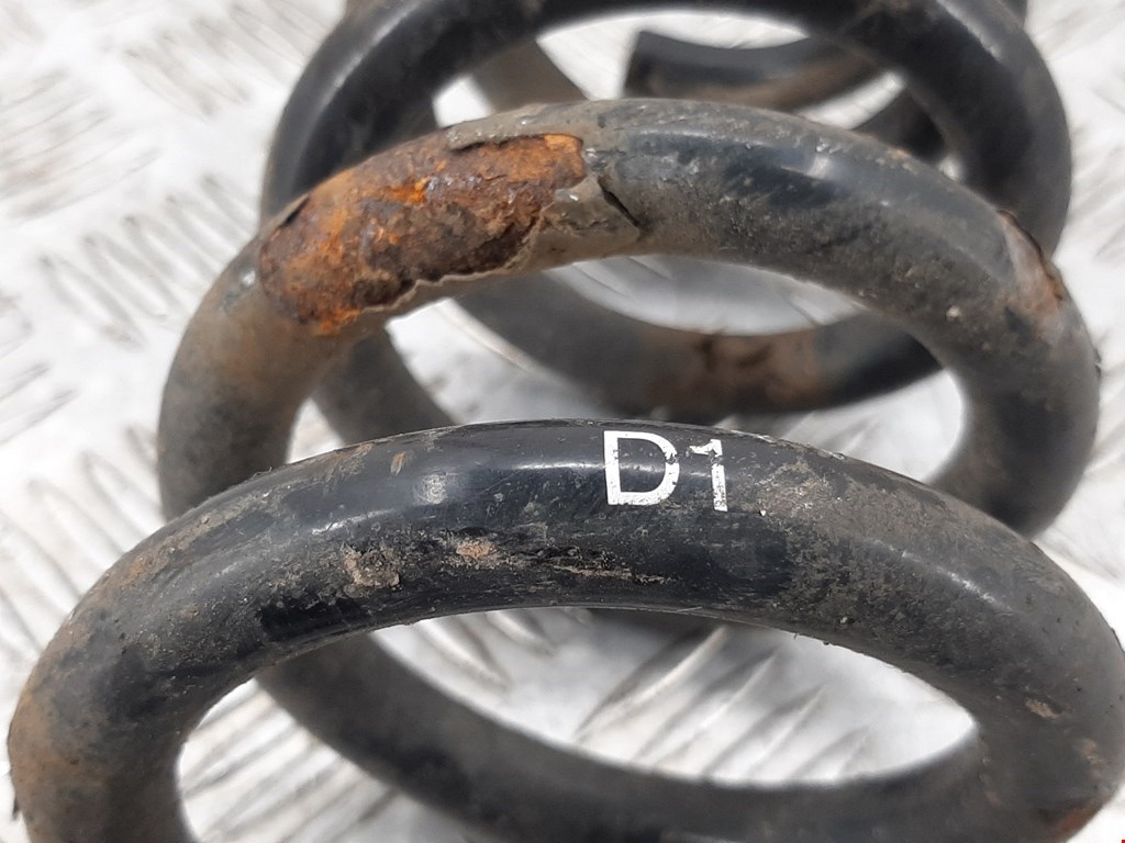 Пружина задняя левая/правая BMW 1er E81\E87 2004-2011