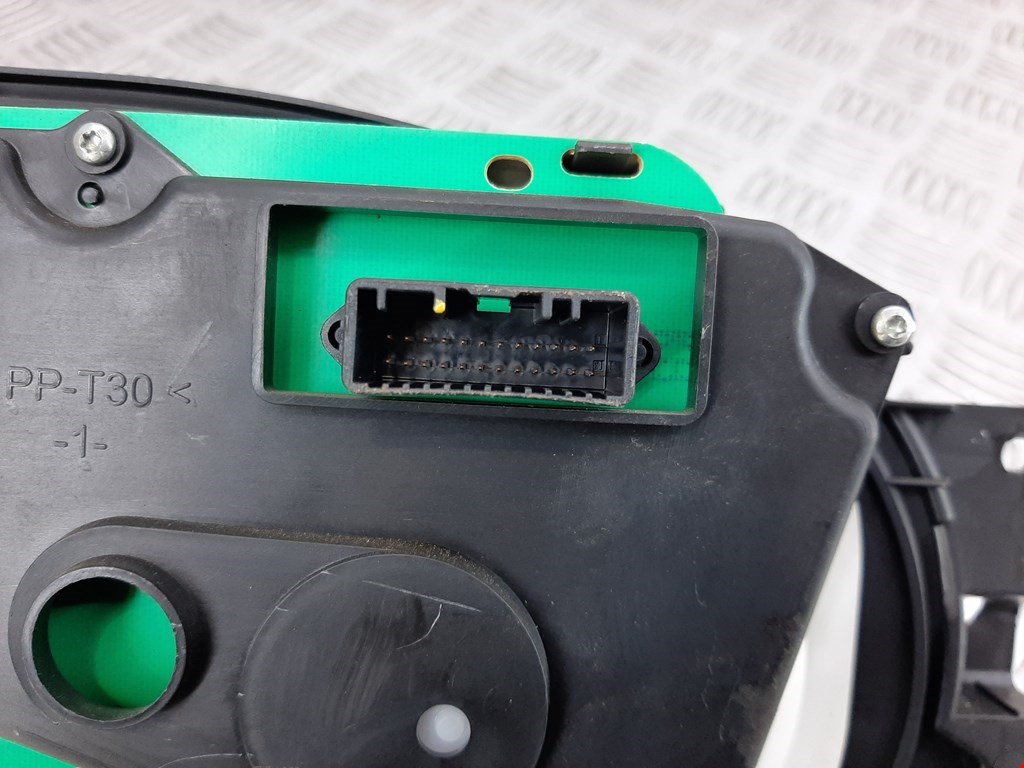 Панель приборов (щиток) DACIA Sandero 2008-2012